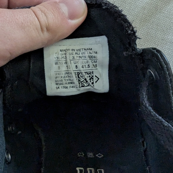 Chuck Taylor All Star Mono Leather Low Top - Picture 15 of 15